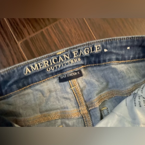 American eagle ripped jeans - Picture 2 of 3